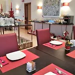 ホテル ヌーボ 4*