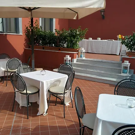 Nuvò Hotel 4*