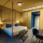 Nuvo Hotel 4*