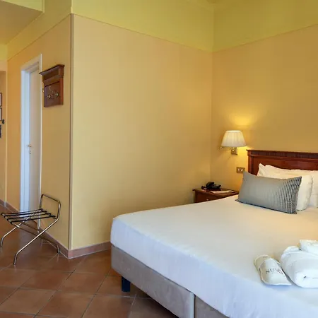 Nuvo Hotel Nápoles