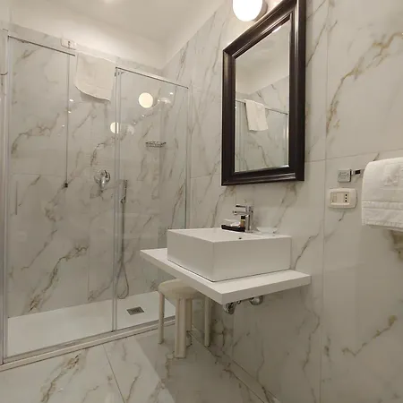 Nuvo Hotel 4*