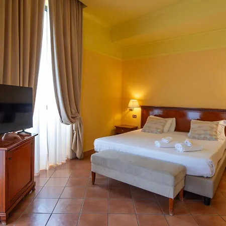 Nuvo 4* Naples