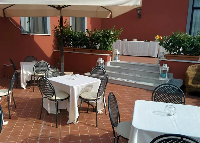Nuvo Hotel 4*