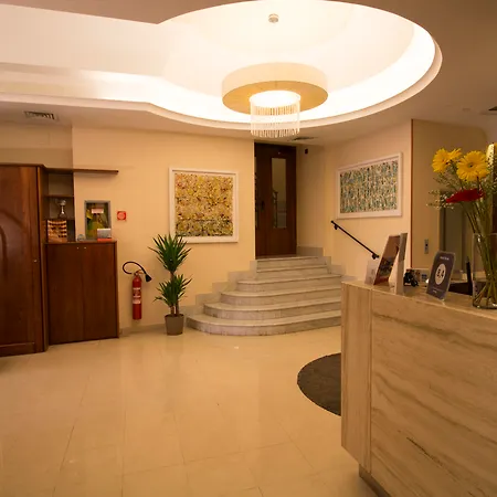 فندق Nuvo 4*